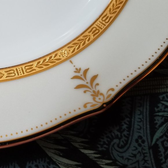 Noritake 2 Buckingham Gold Accent Salad Plates - Picture 3 of 6